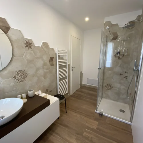 Dolcelago affittacamere _ bagno camera grigne